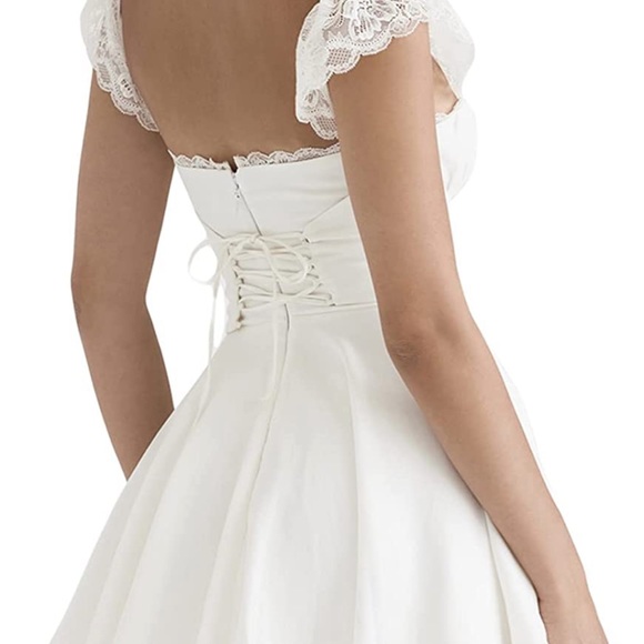 White mini dress lace detail reformation style - Picture 4 of 9